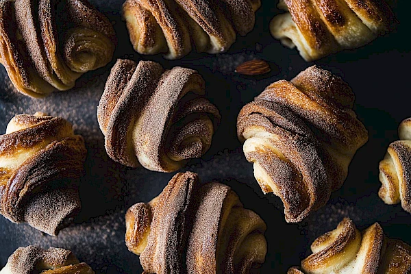Franzbrötchen mit Apfel-Mandel Füllung