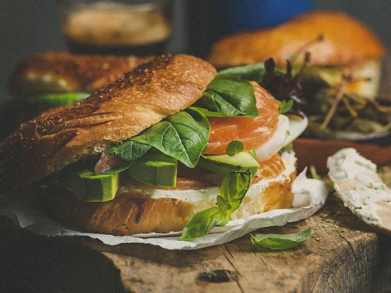Nordische Lachs-Bagels