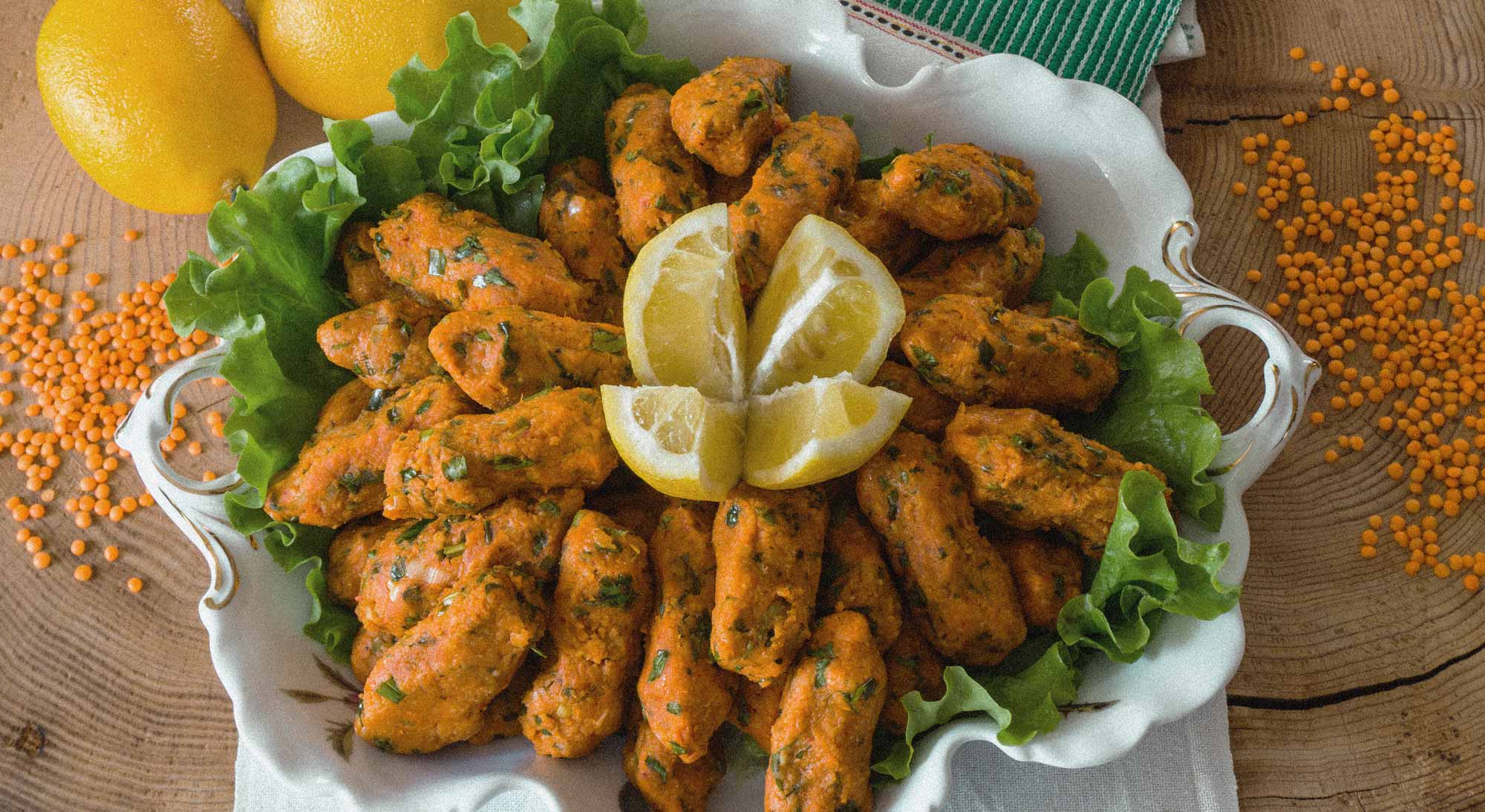 Rote Linsenbällchen