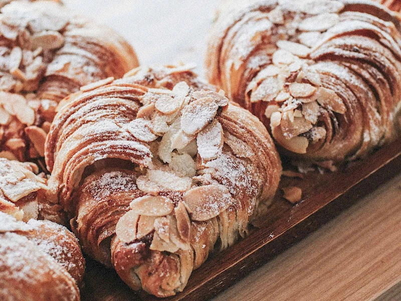 Mandel-Croissants