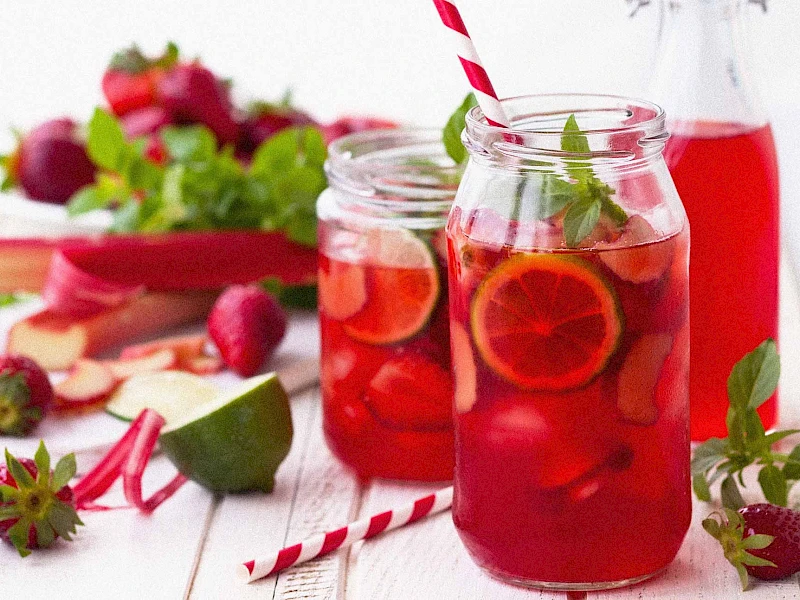 Erdbeer-Rhabarber-Limonade