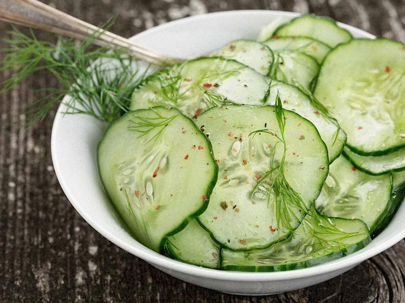 Einfacher Gurkensalat