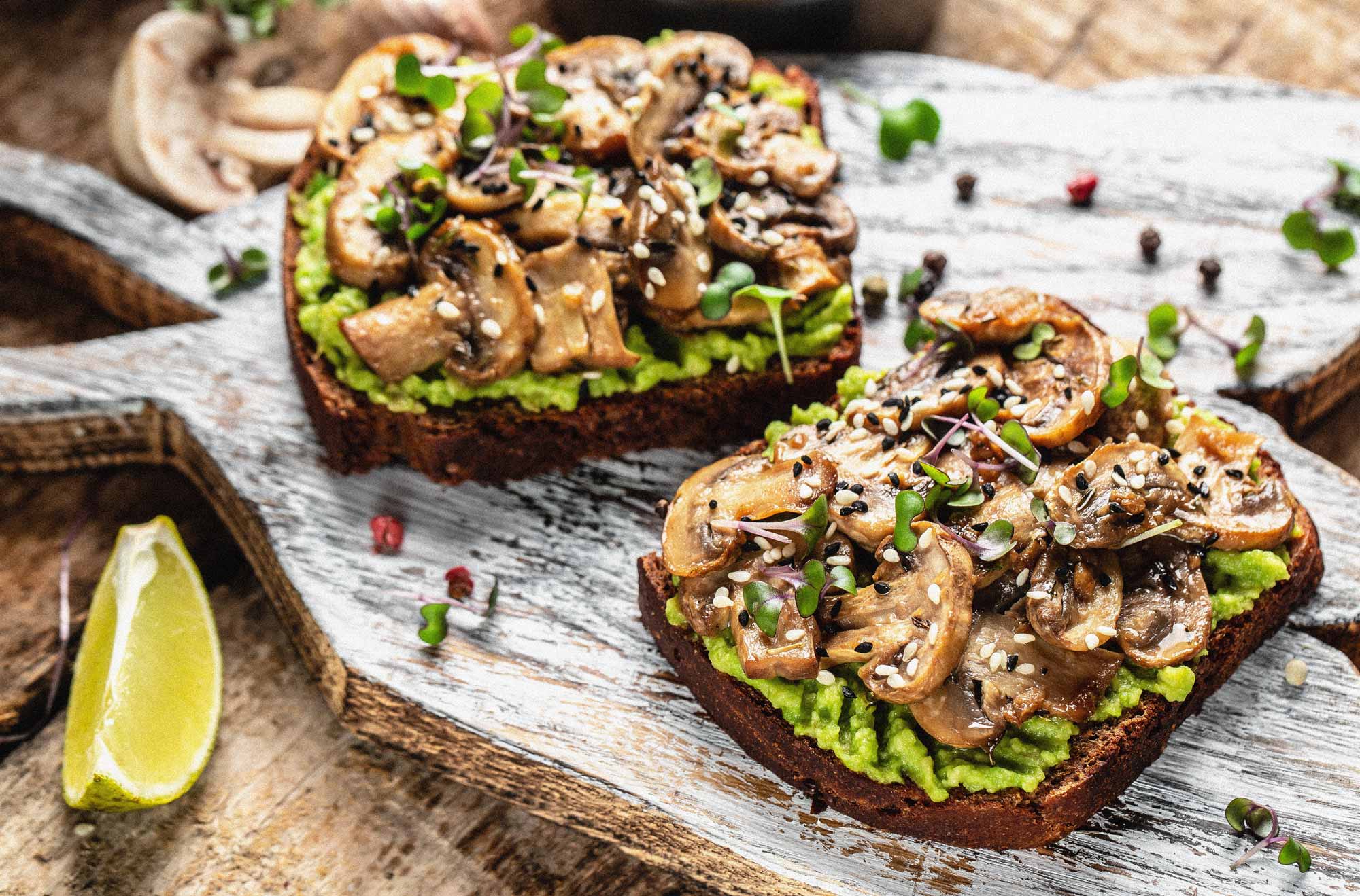 Avocado-Pilz-Toast