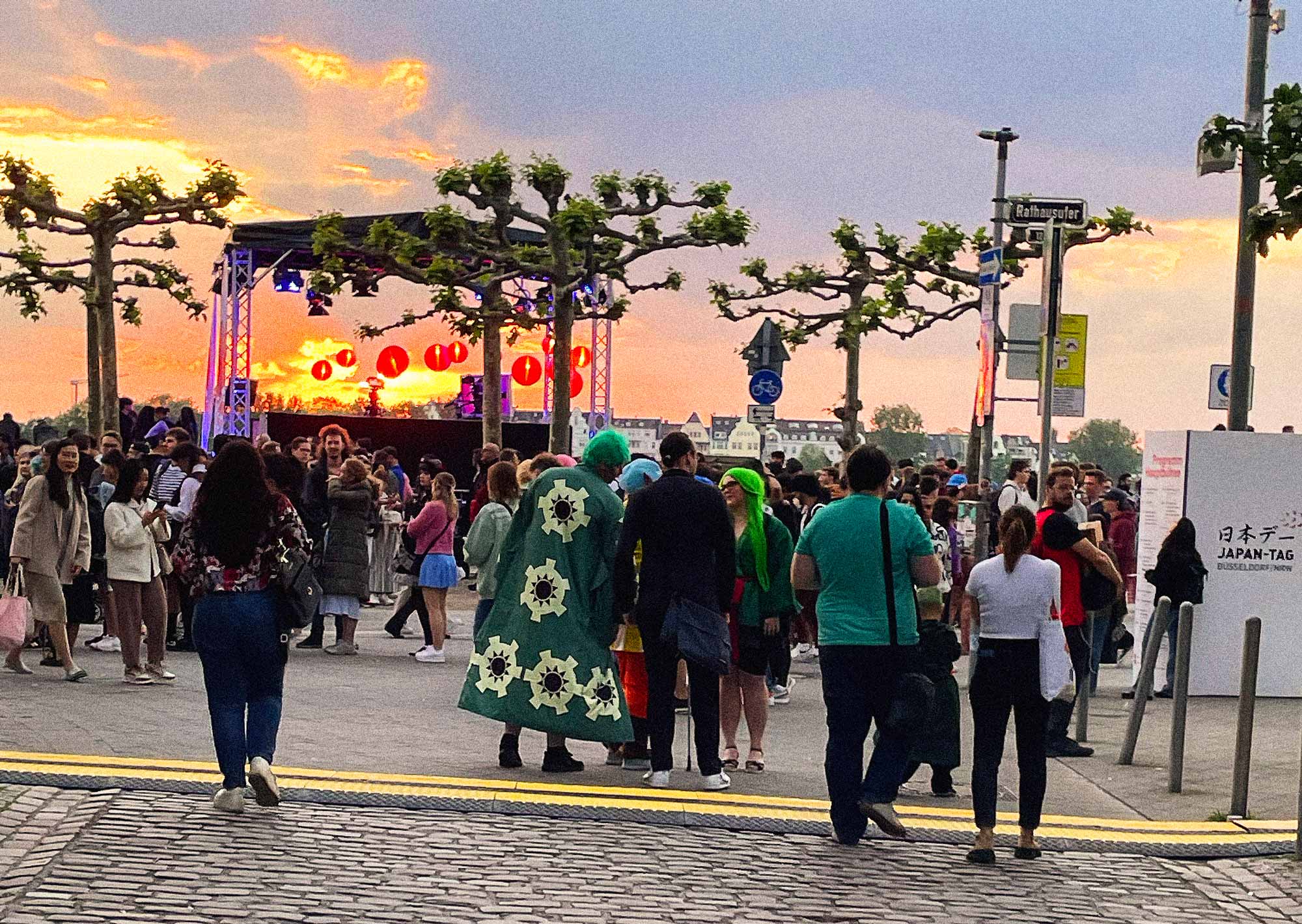 Cosplays, Kulinarik und Feuerwerk