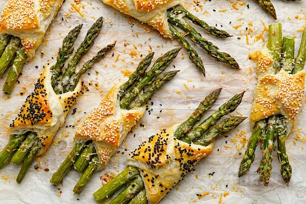 Spargel im Blätterteig