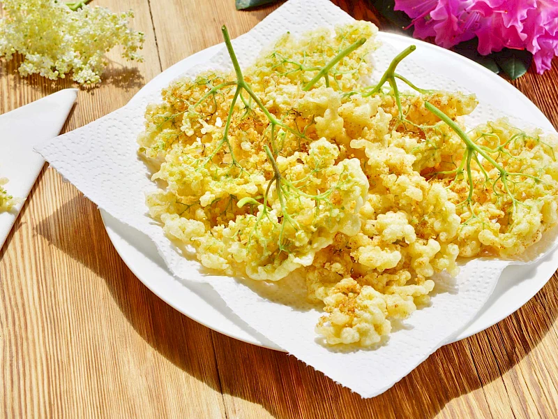 Frittierte Holunderblüten