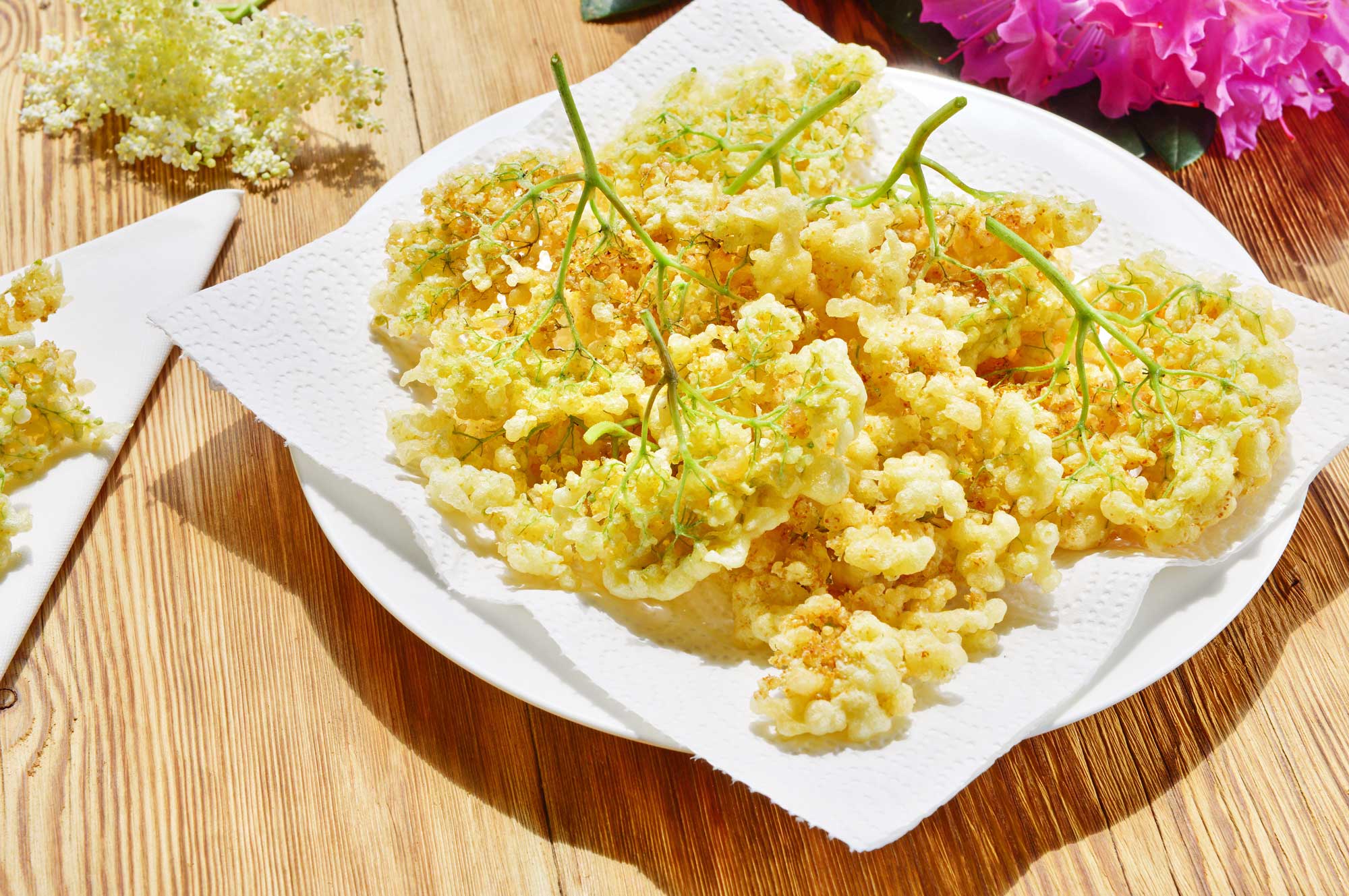 Frittierte Holunderblüten