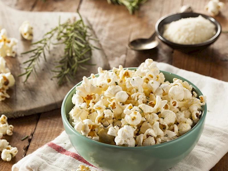 Parmesan-Rosmarin-Popcorn