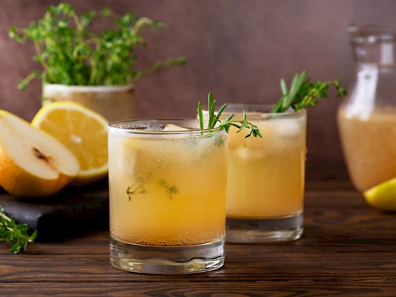 Birnen-Thymian-Spritz