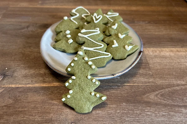 Weihnachtliche Matcha Plätzchen