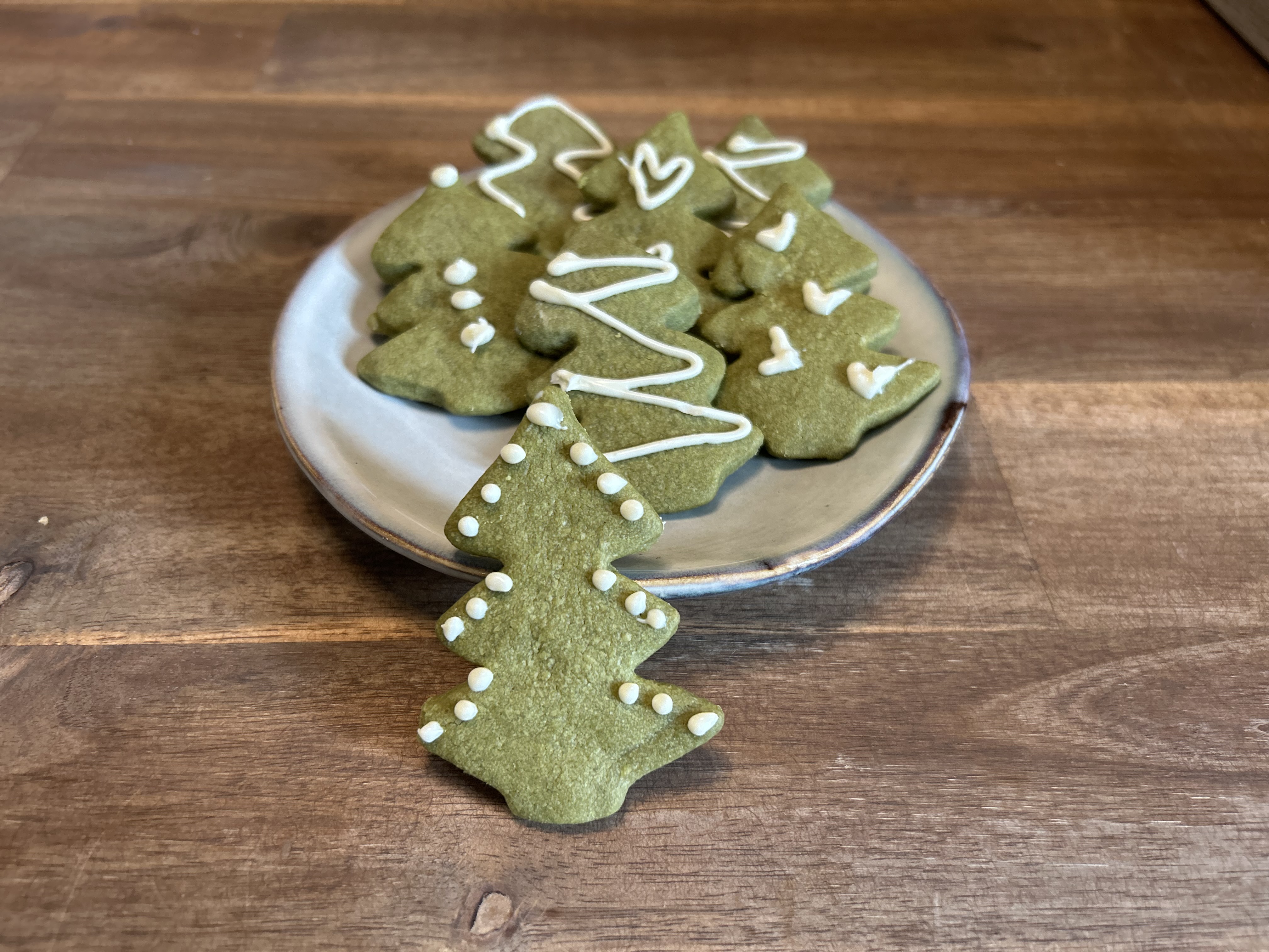 Weihnachtliche Matcha Plätzchen