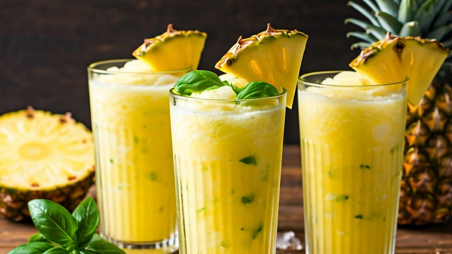 Ananas-Basilikum-Slushie