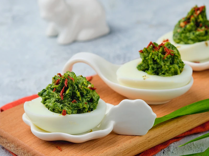Gefüllte Eier mit Bärlauchpesto
