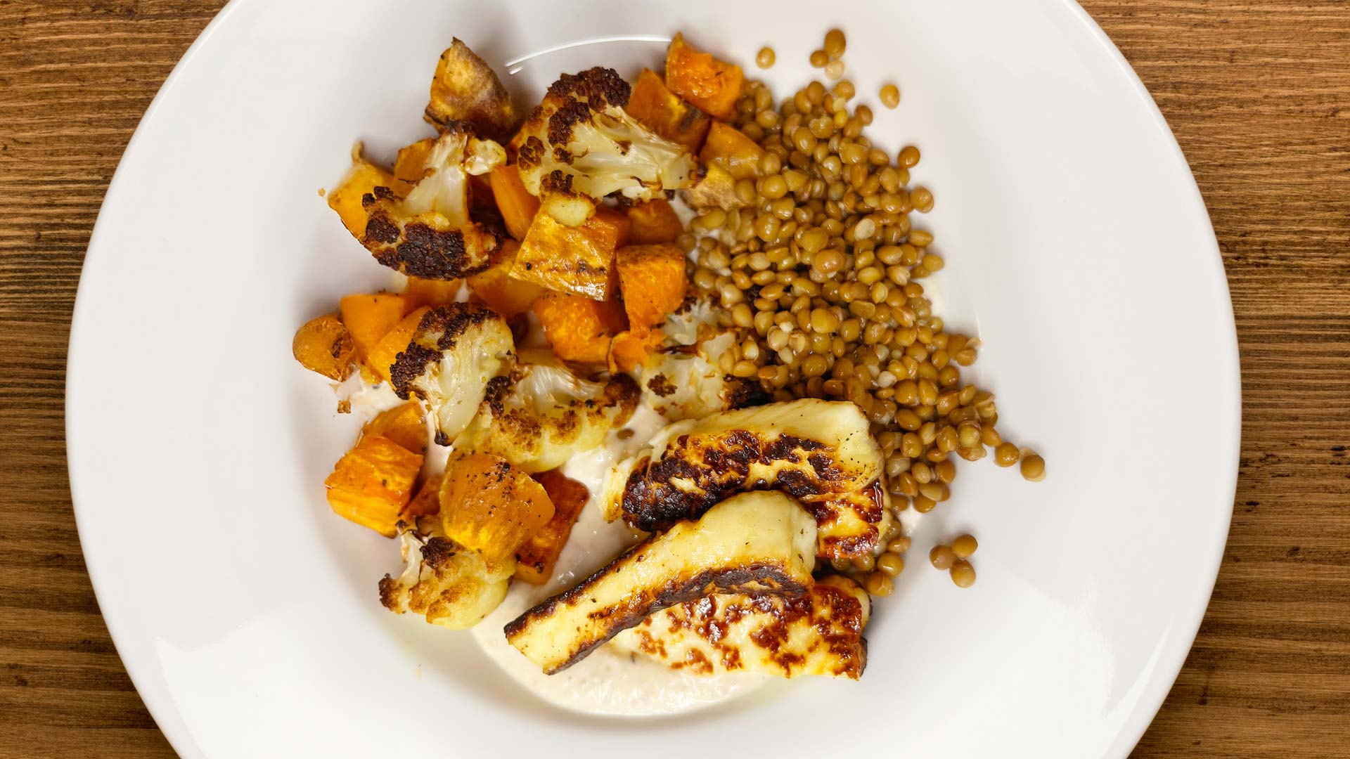 Gemüse Bowl mit Halloumi