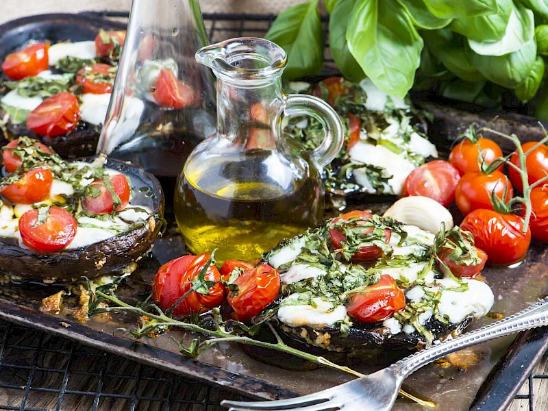 Gegrillte Caprese-Portobellos