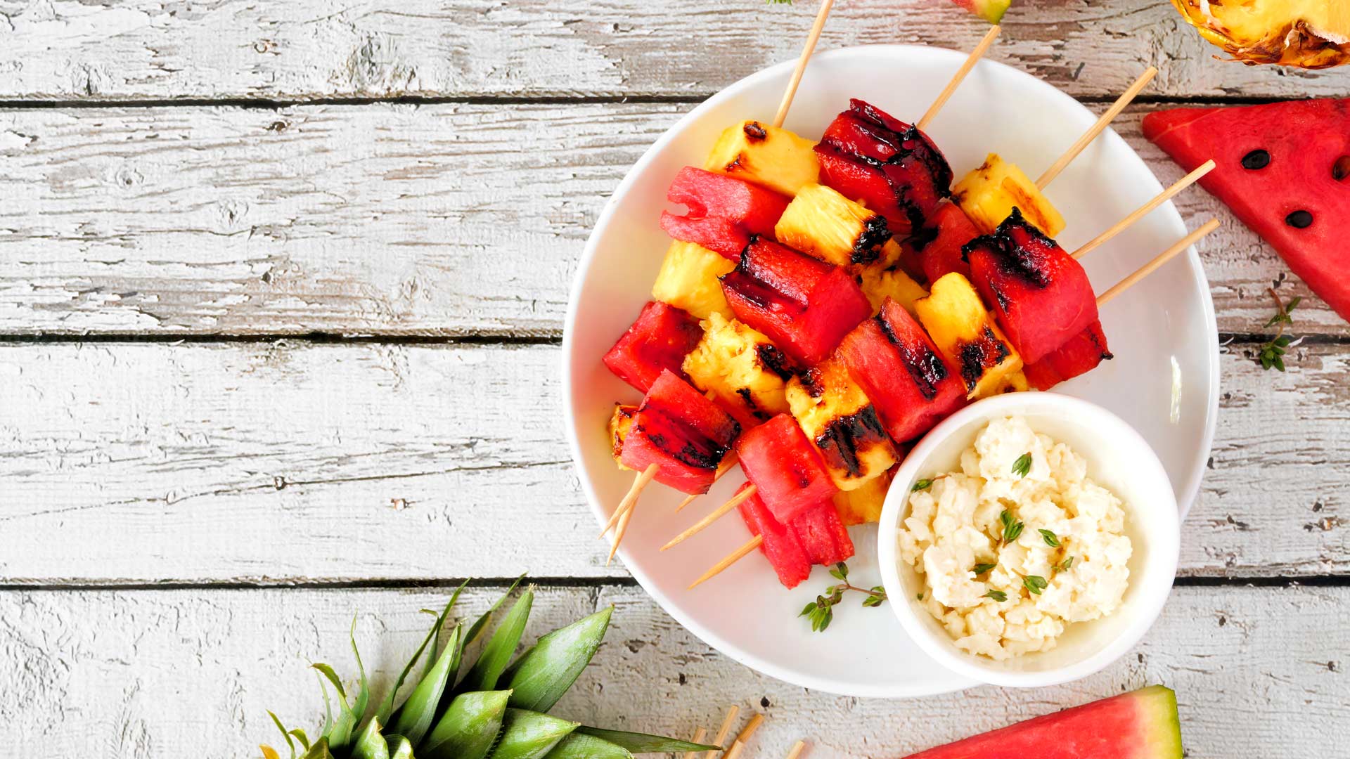 Gegrillte Wassermelonen-Ananas-Spieße