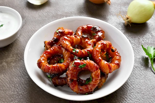 Bacon Onion Rings vom Grill