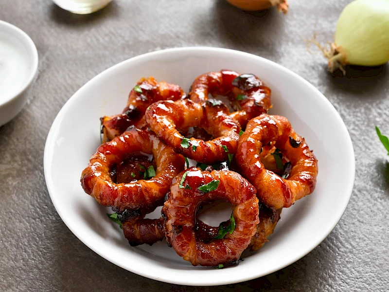 Bacon Onion Rings vom Grill